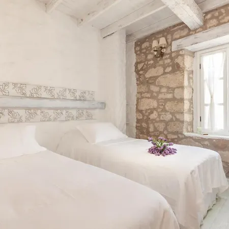 Yukari Sokak Special Category Pensiune *