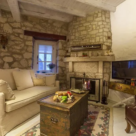 Yukari Sokak Special Category * Alacati