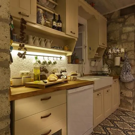 Yukari Sokak Special Category Pensiune *