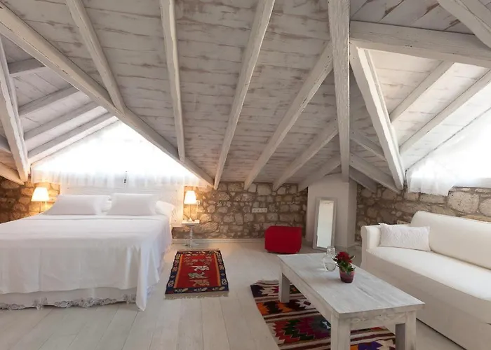 Yukari Sokak Special Category * Alacati