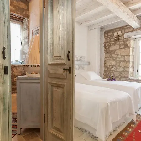 Yukari Sokak Special Category * Alaçatı