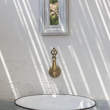 Yukari Sokak Special Category בית הארחה